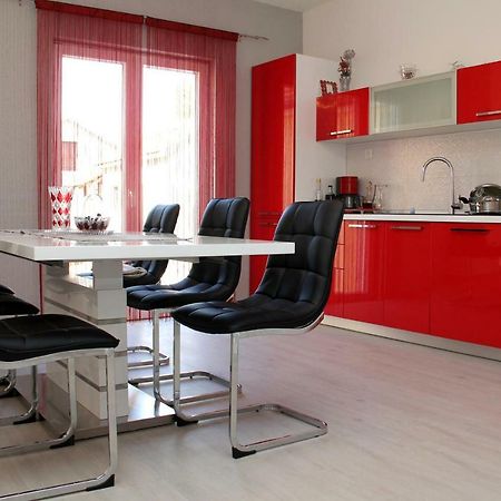 Apartmani Corleone Bilice Exteriör bild
