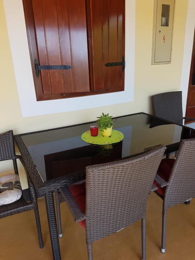 Apartmani Corleone Bilice Exteriör bild