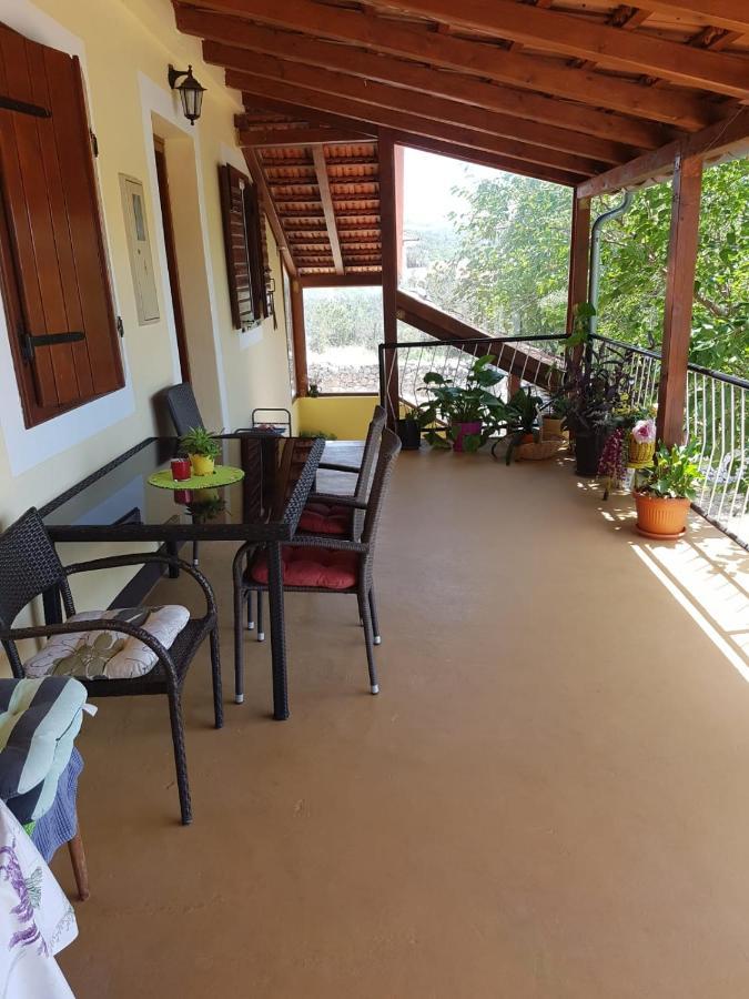 Apartmani Corleone Bilice Exteriör bild