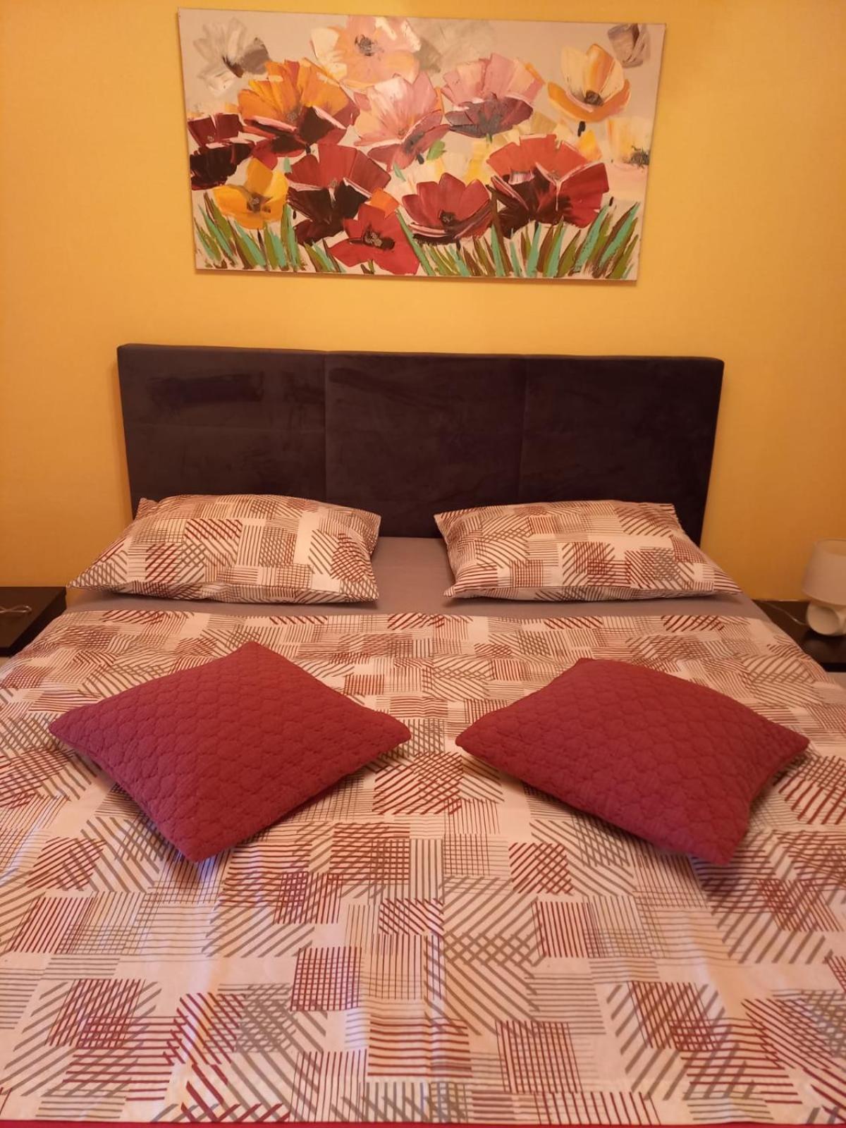 Apartmani Corleone Bilice Exteriör bild