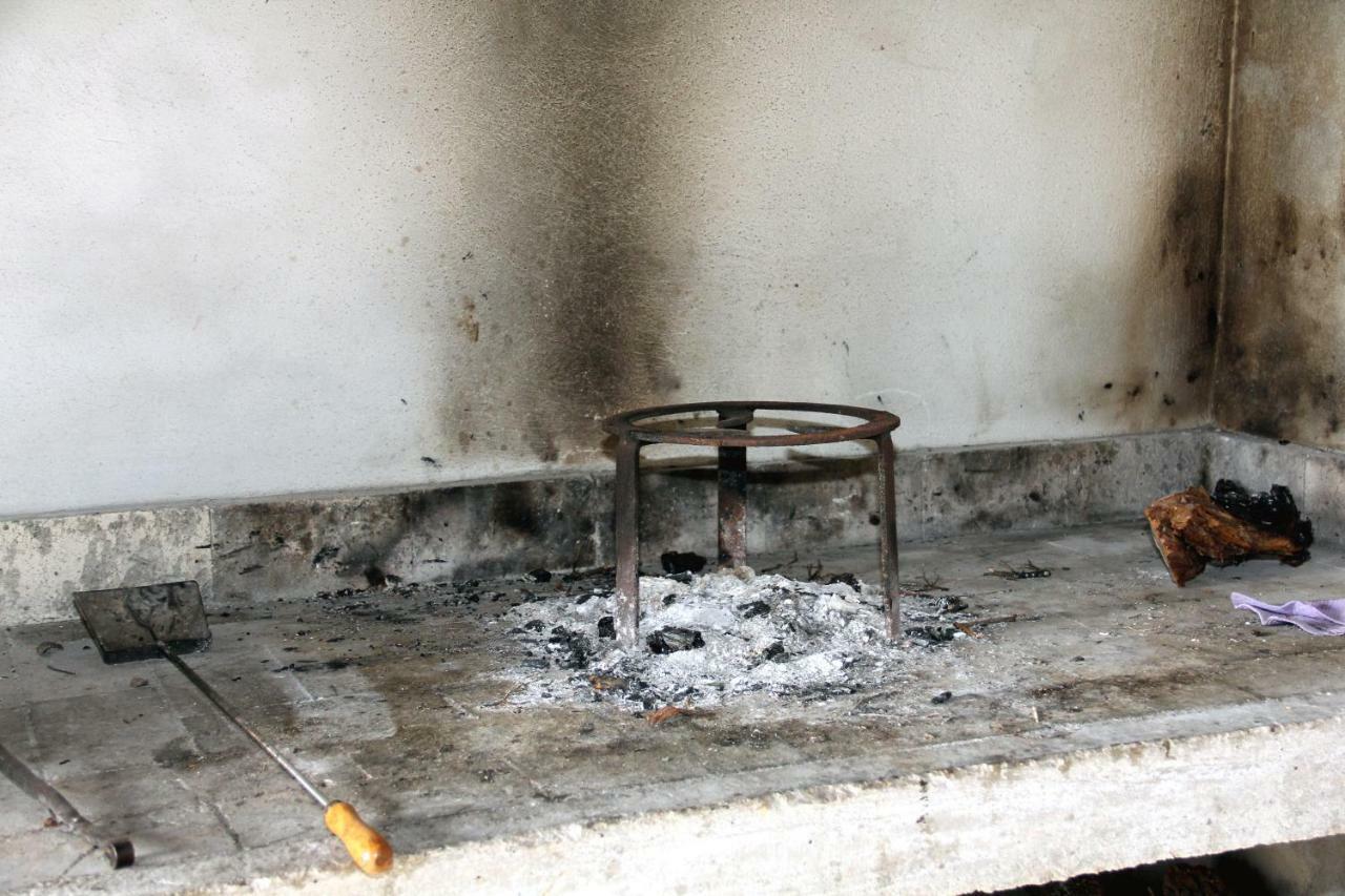 Apartmani Corleone Bilice Exteriör bild