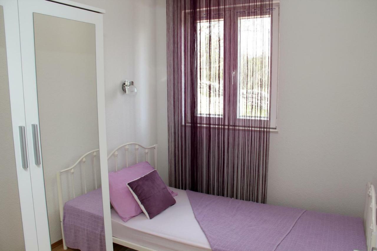 Apartmani Corleone Bilice Exteriör bild
